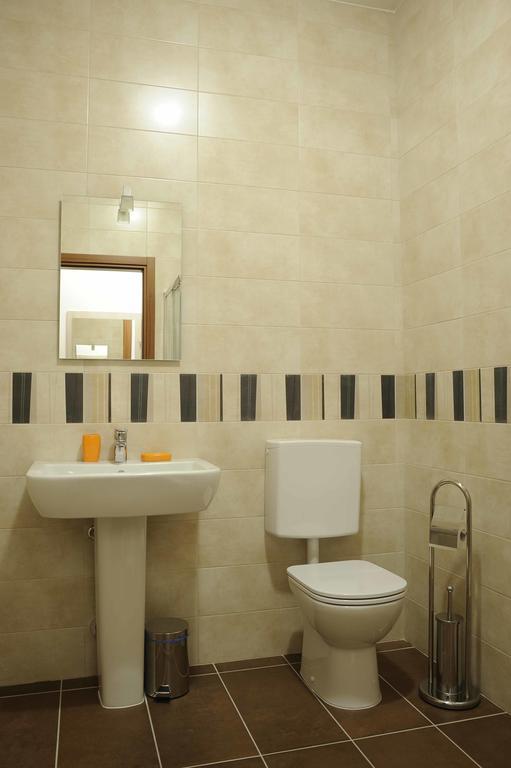 Agriturismo La Bioca Castiglione Falletto Bagian luar foto