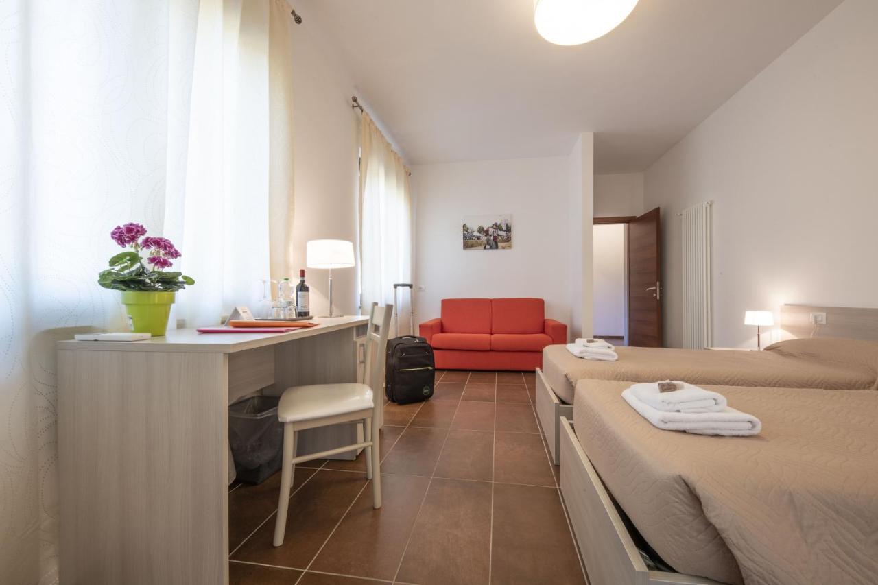 Agriturismo La Bioca Castiglione Falletto Bagian luar foto